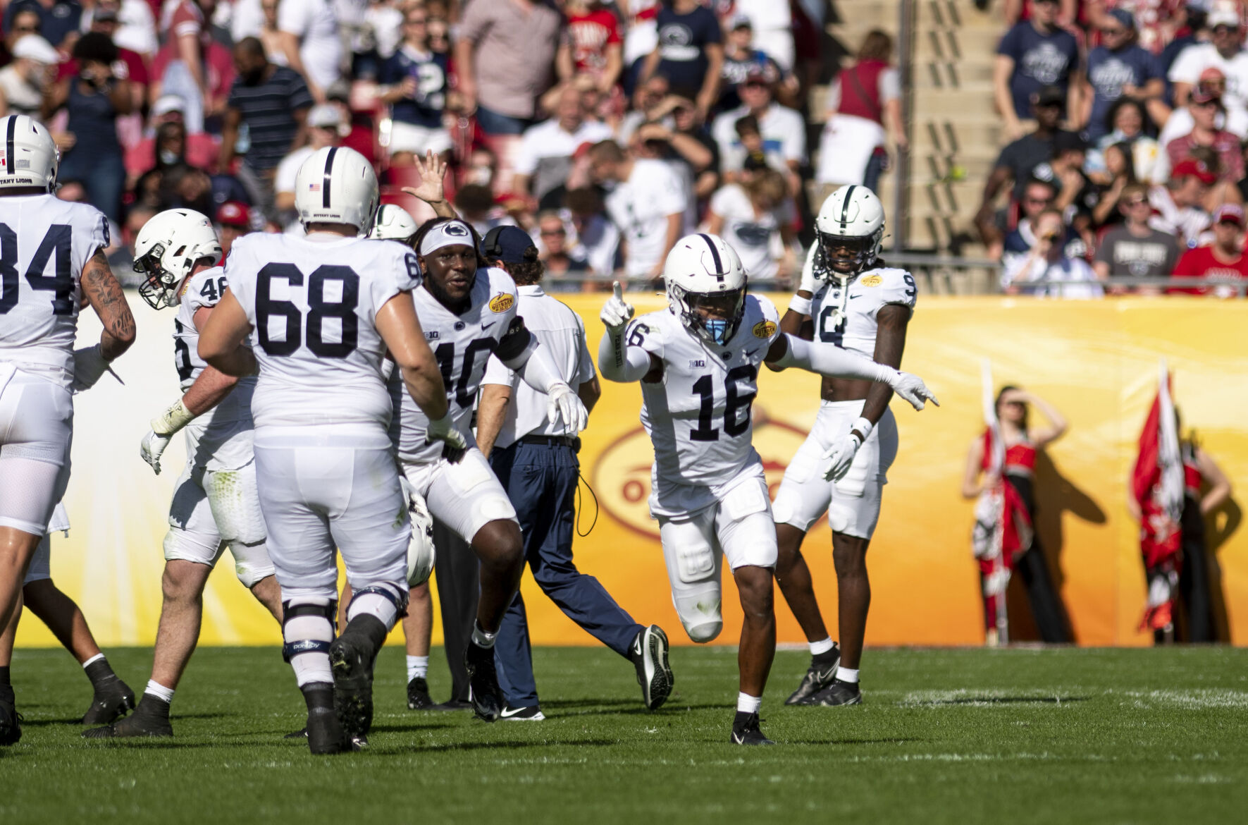 Outback Bowl 2022, Brown (16)